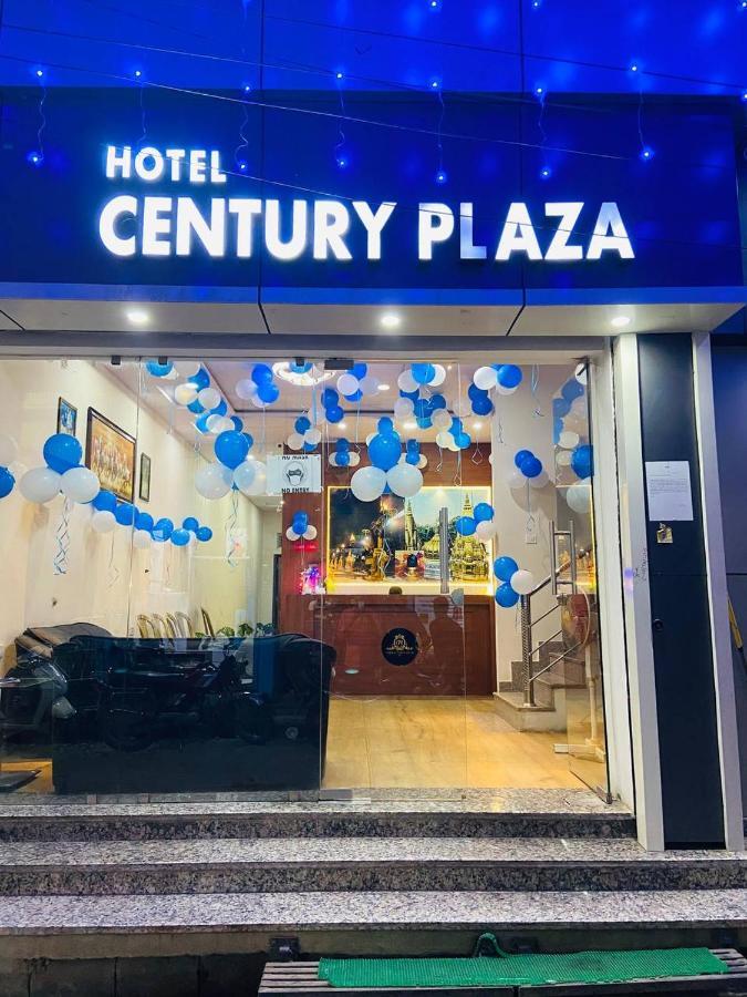 The Century Plaza Hotel Varanasi Exteriör bild
