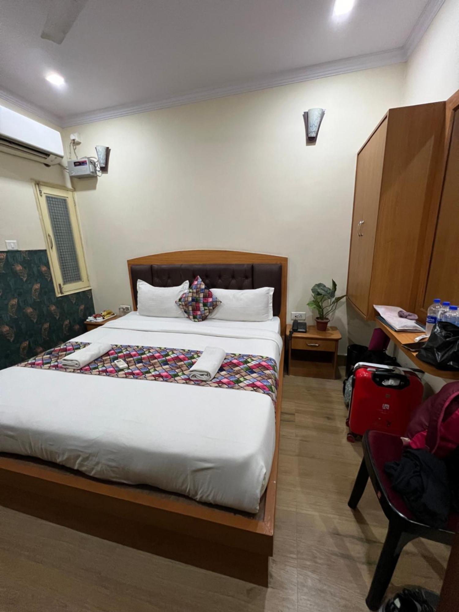 The Century Plaza Hotel Varanasi Exteriör bild